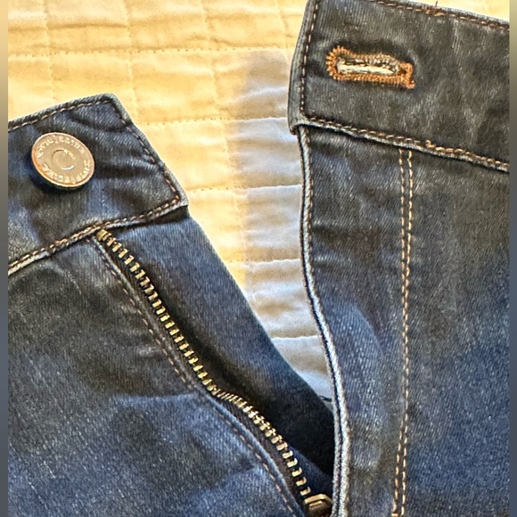 WHBM Skinny Leg Dark distressed denim. Size 12R - Picture 9 of 16